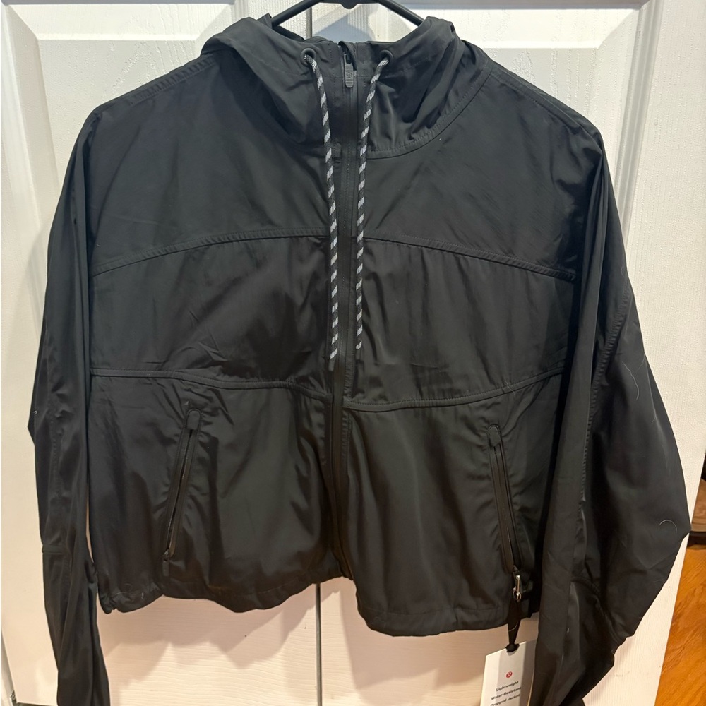 NWT Lululemon Lightweight Water-Resistant Cropped Jacket